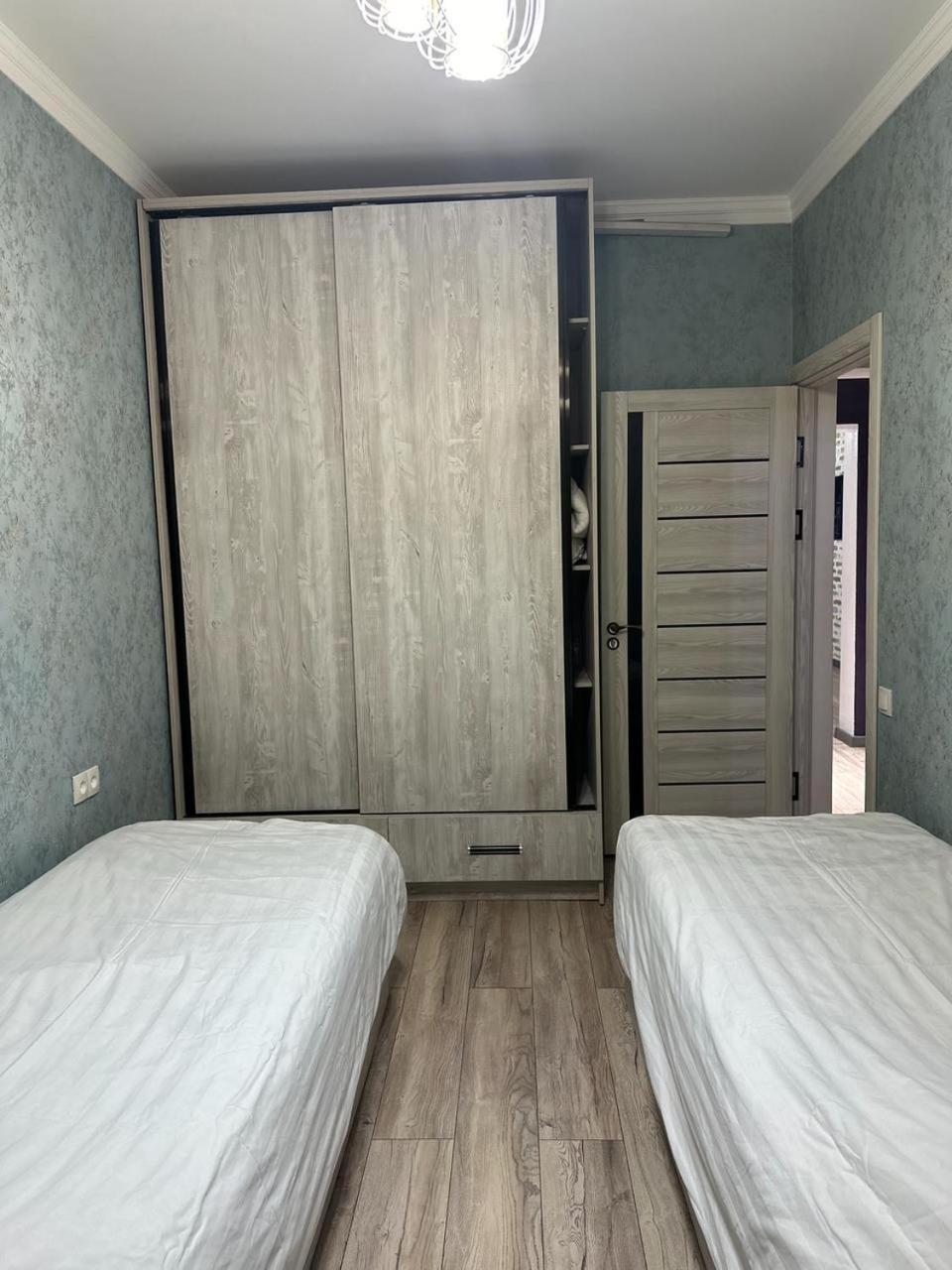 Apartment Tashkent 3 Bedrooms Екстериор снимка